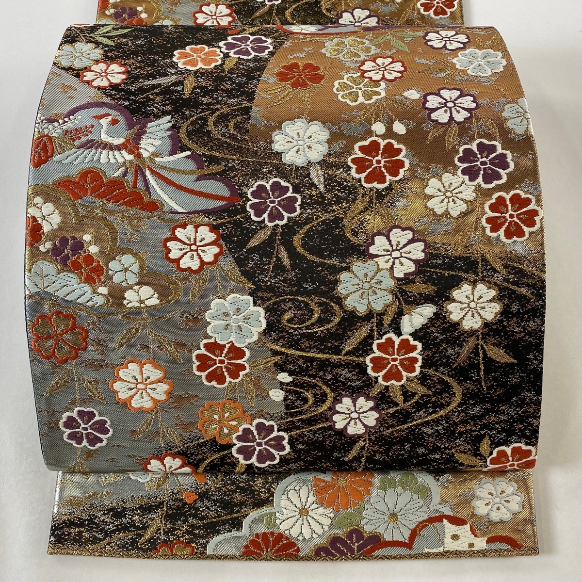 袋帯 美品 秀品 関西仕立て 笠松 蝶 唐織 箔 黒 六通 正絹 【中古】拍卖