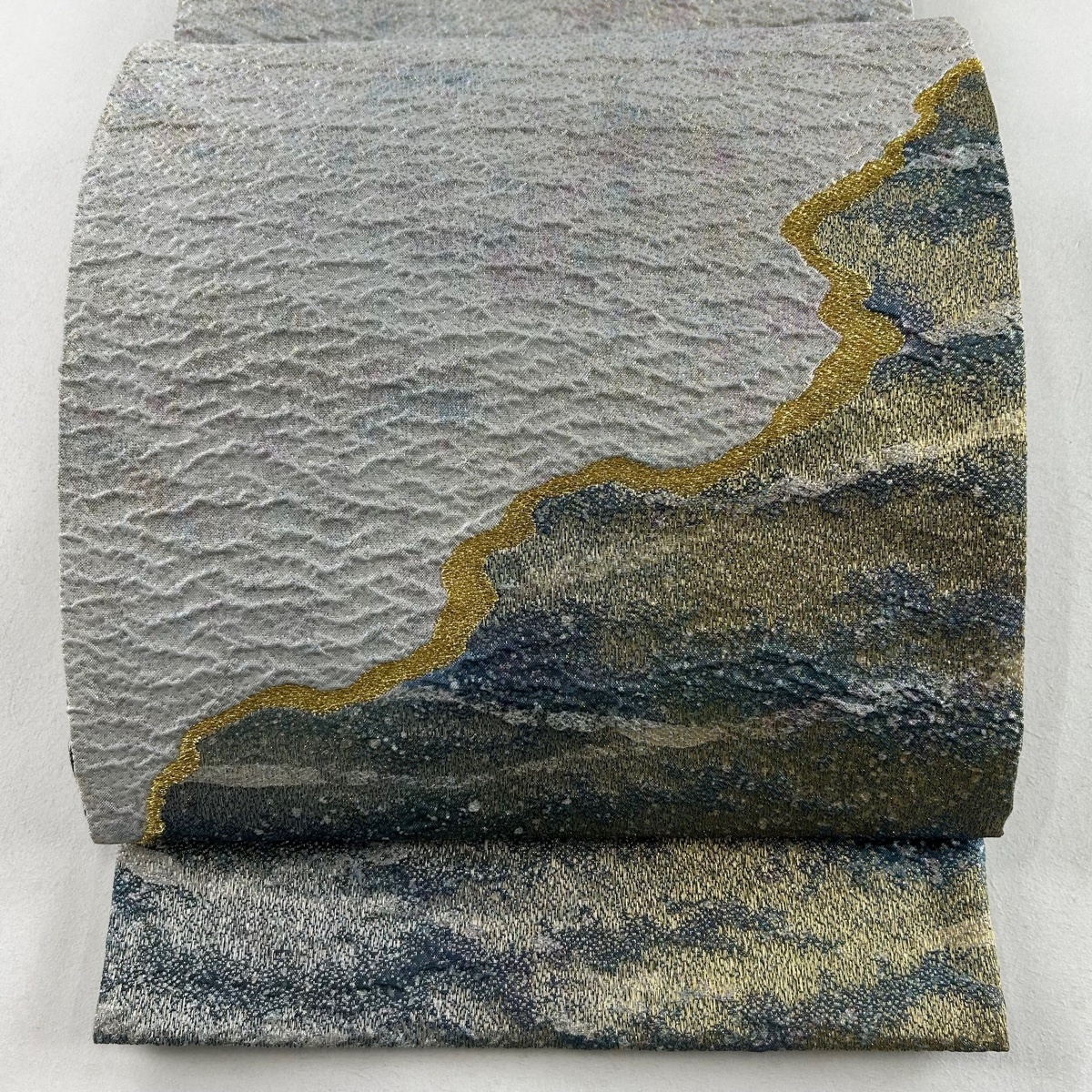 袋帯 美品 名品 霞 ふくれ織 金銀糸 青灰色 お太鼓柄 正絹 【中古】拍卖