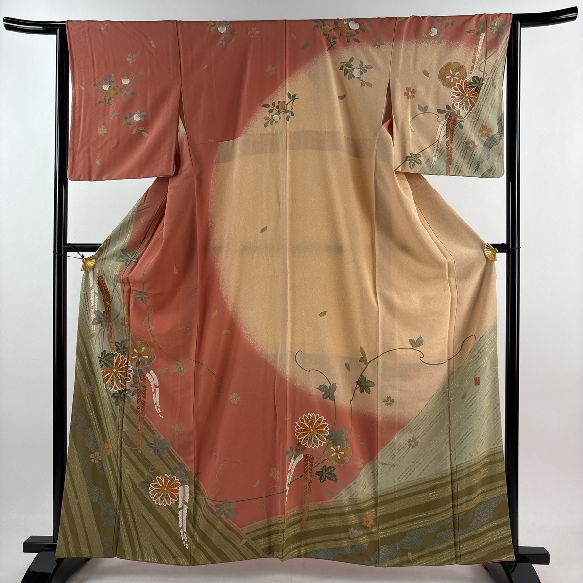 訪問着 身丈161.5cm 裄丈64cm M 袷 落款 草花 金糸 金彩 ピンクベージュ 正絹 美品 秀品 【中古】拍卖