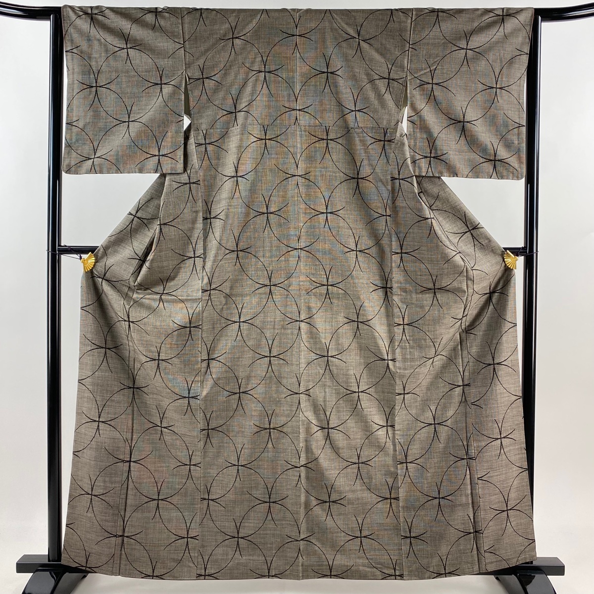 紬 身丈162.5cm 裄丈64cm M 袷 七宝 焦茶色 正絹 優品 【中古】拍卖