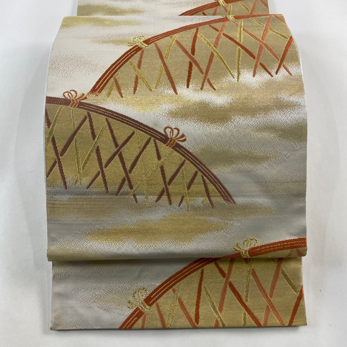 袋帯 美品 秀品 落款 本家加納 光悦垣 霞 金糸 箔 灰色 六通 正絹 【中古】拍卖