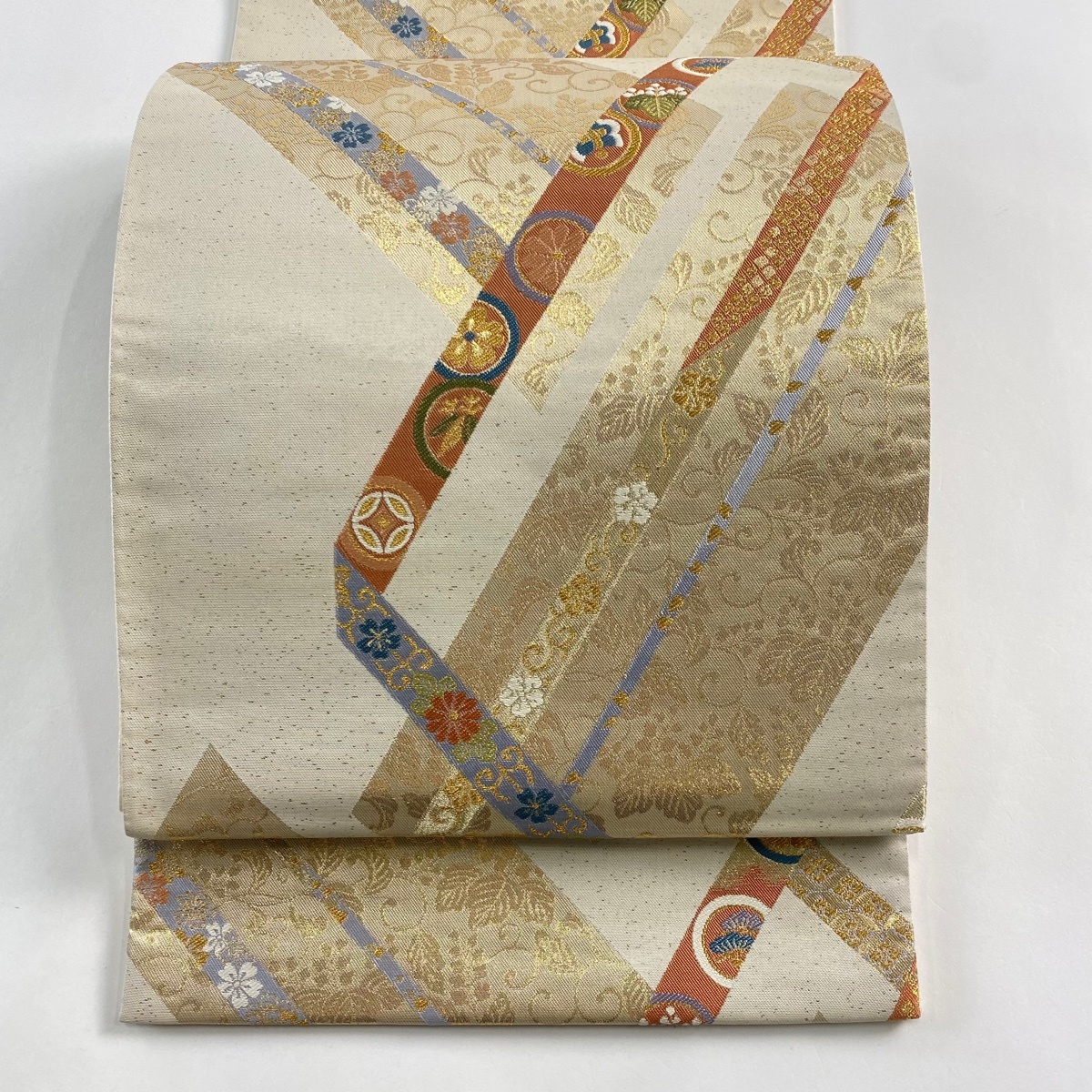 袋帯 秀品 花唐草 菊 金糸 箔 ベージュ 六通 正絹 【中古】拍卖