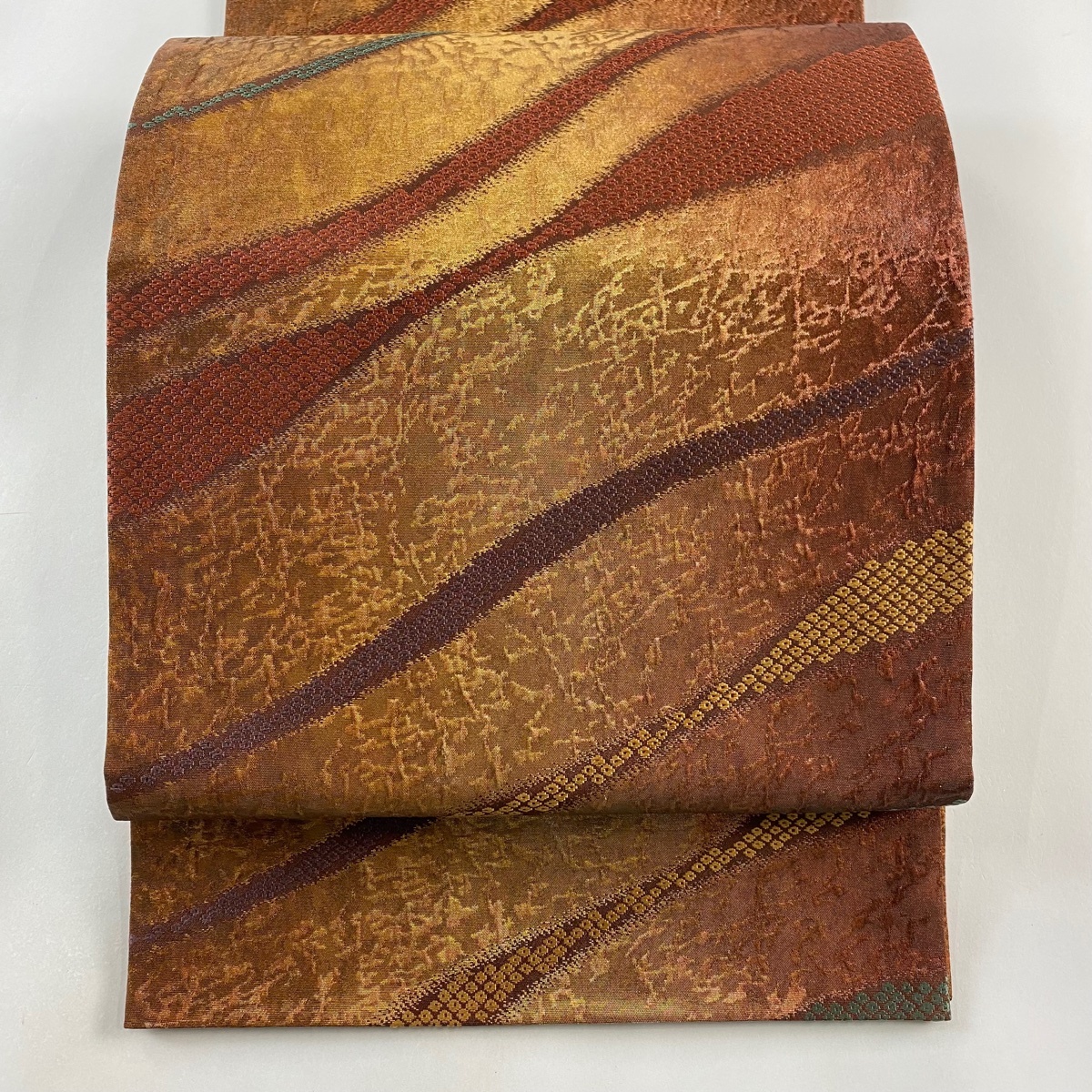 袋帯 美品 秀品 渡文 落款 幾何学 箔 赤茶 六通 正絹 【中古】拍卖