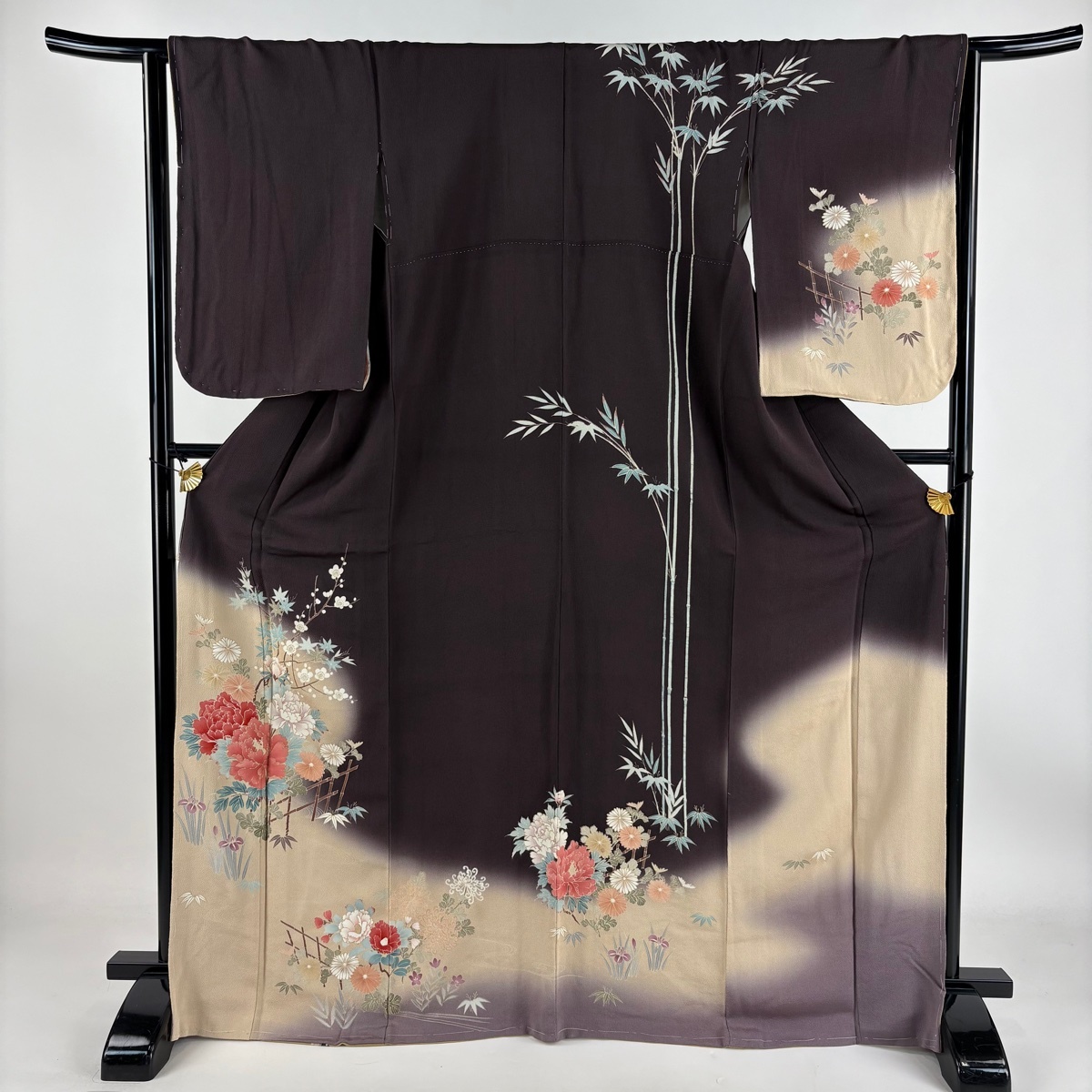 訪問着 身丈168.5cm 裄丈66cm M 袷 牡丹 草花 金彩 縮緬 茶紫 正絹 秀品 【中古】拍卖