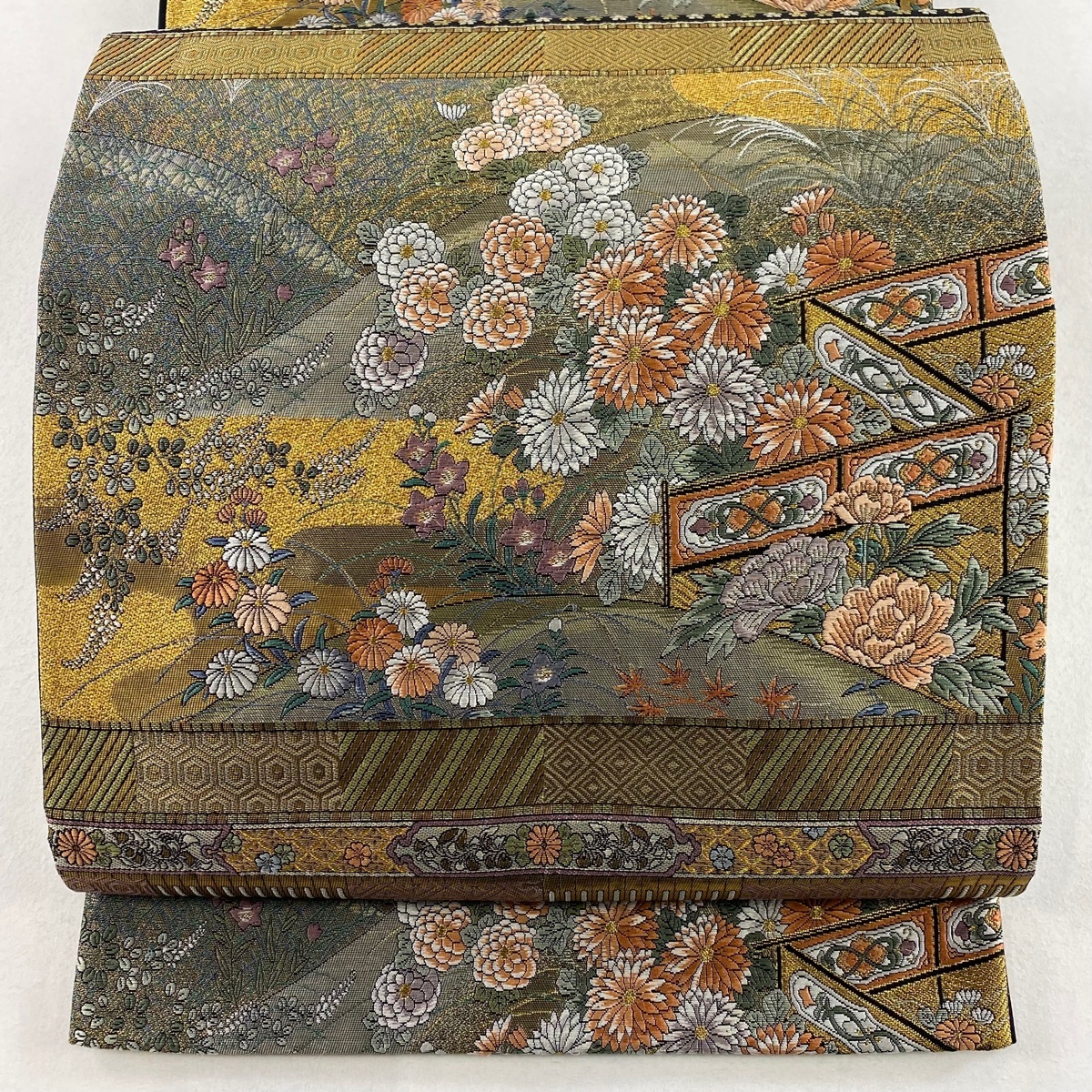 袋帯 美品 秀品 秋草 遠山 金糸 箔 金色 六通 正絹 【中古】拍卖