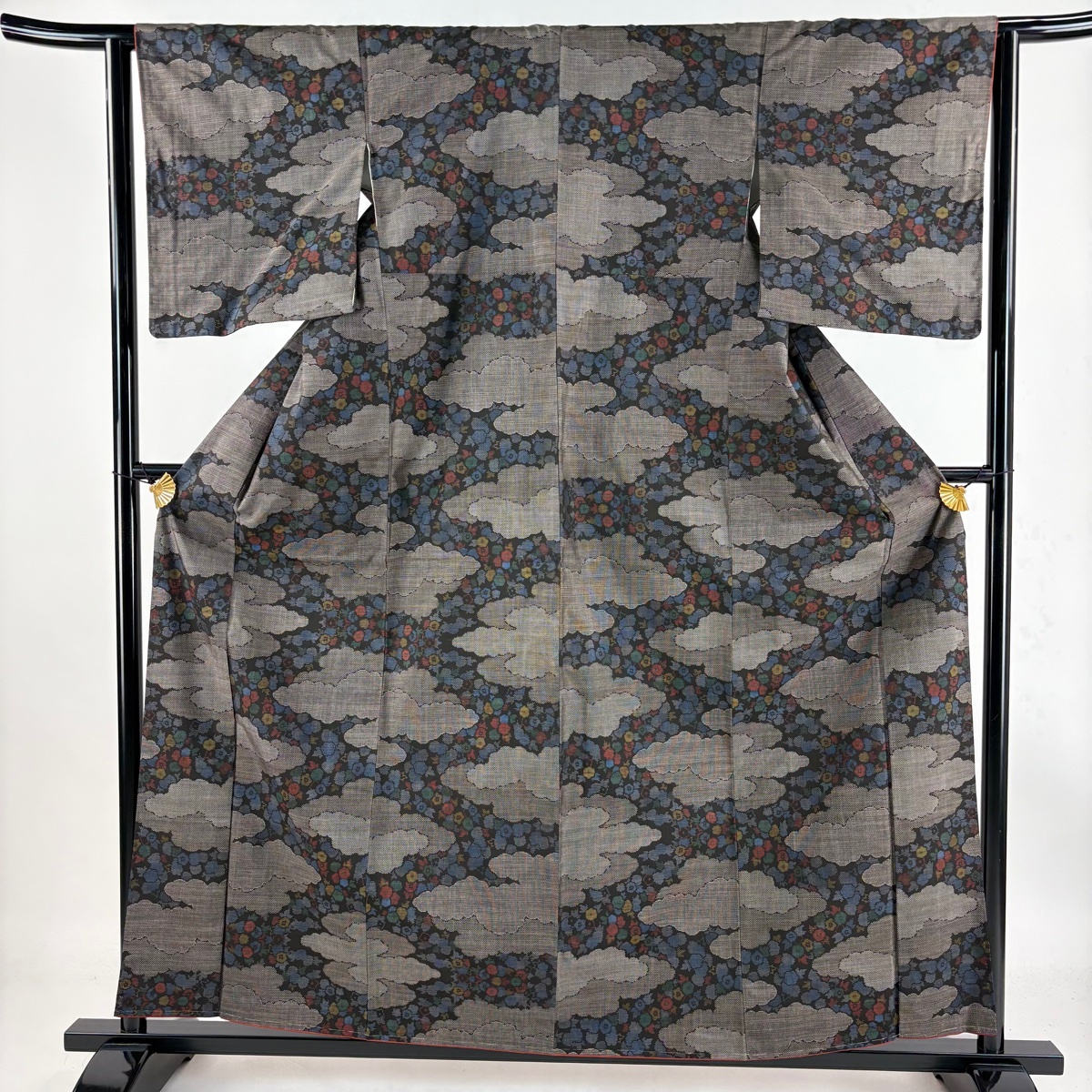 大島紬 身丈159.5cm 裄丈63cm S 袷 都喜ヱ門 証紙 雲文 草花 純泥染 焦茶色 正絹 名品 【中古】拍卖