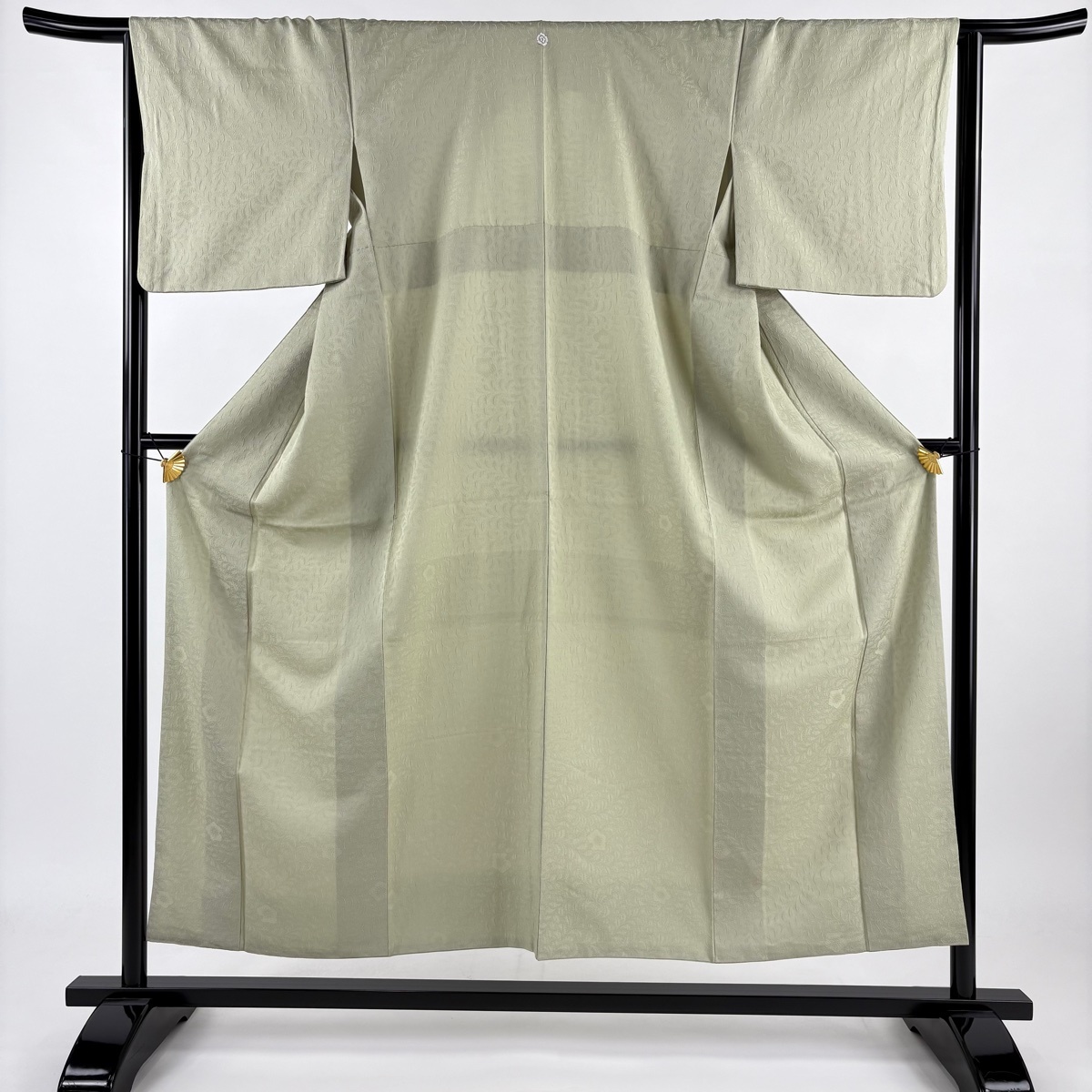 色無地 身丈151.5cm 裄丈65cm M 袷 地紋 薄緑 正絹 秀品 一つ紋 【中古】拍卖