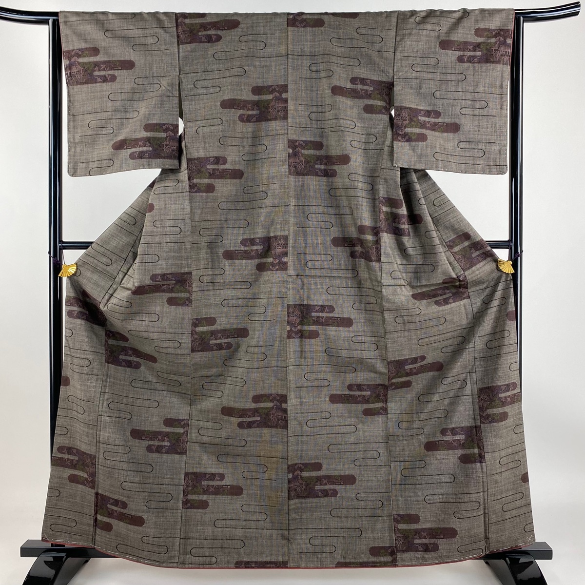 大島紬 身丈163cm 裄丈64.5cm M 袷 純泥染 証紙 ヱ霞 建物 焦茶色 正絹 美品 名品 【中古】拍卖