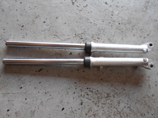TW200(2JL)フロントフォーク左右セット拍卖