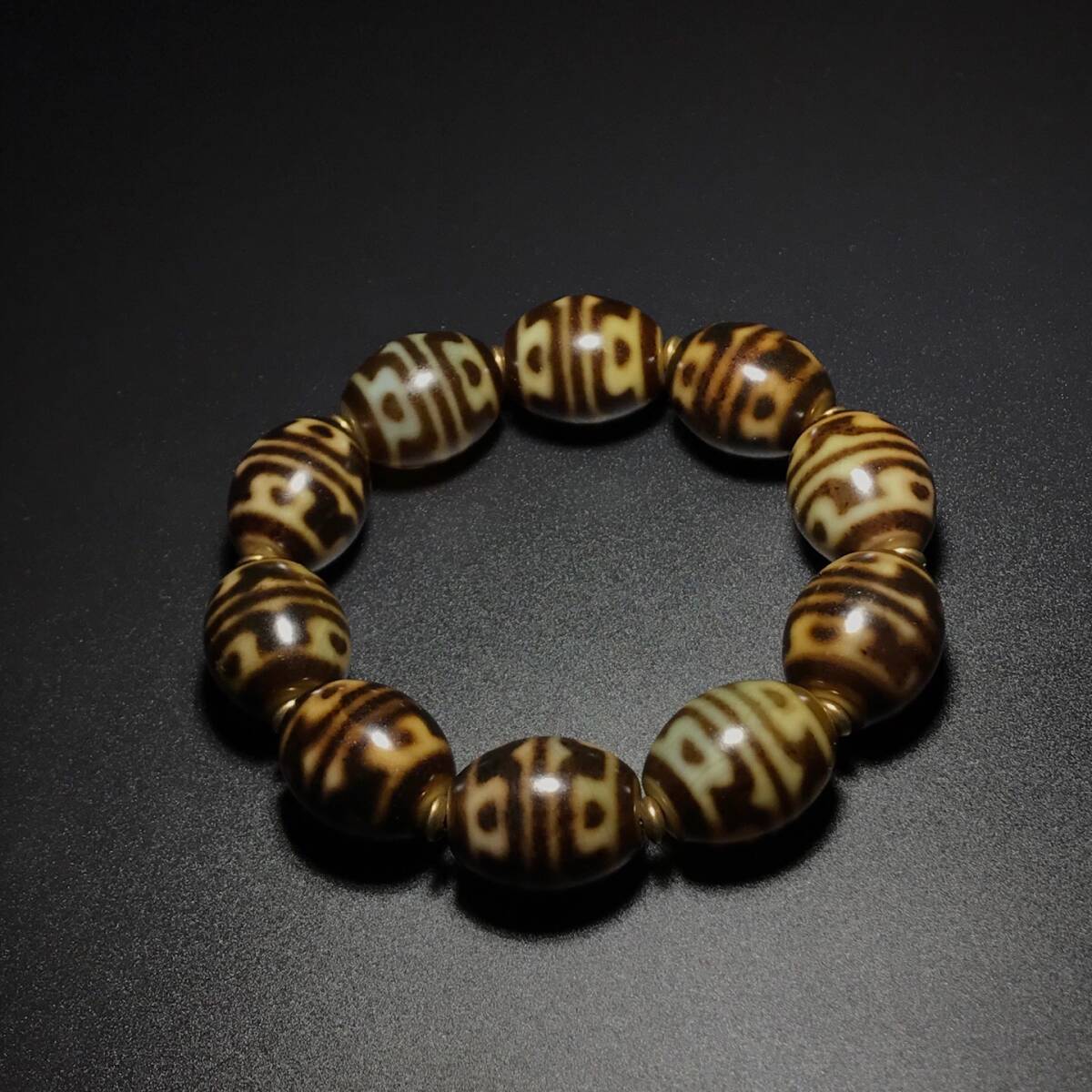 『清・古瑪瑙彫・虎牙蓮花達洛天珠手串・自然風化・根付・風水開運』極細工 置物古賞物 中国古玩 中国古美術拍卖