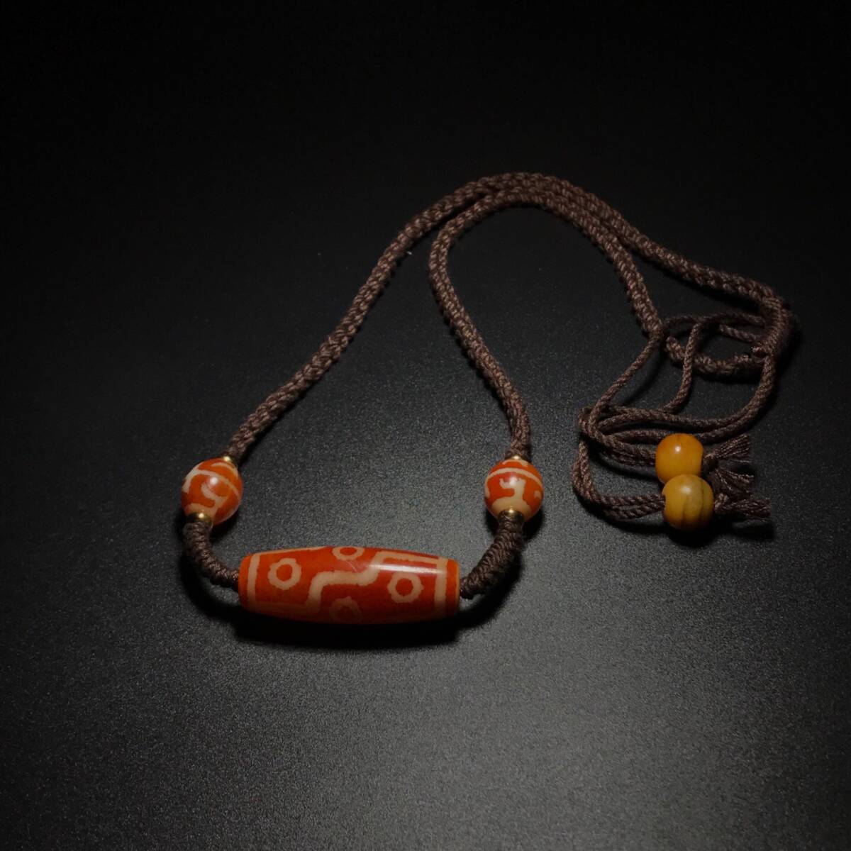 『清・古瑪瑙彫・折線九眼天珠鎖骨ネックレス・自然風化・根付・風水開運』極細工 置物古賞物 中国古玩 中国古美術拍卖