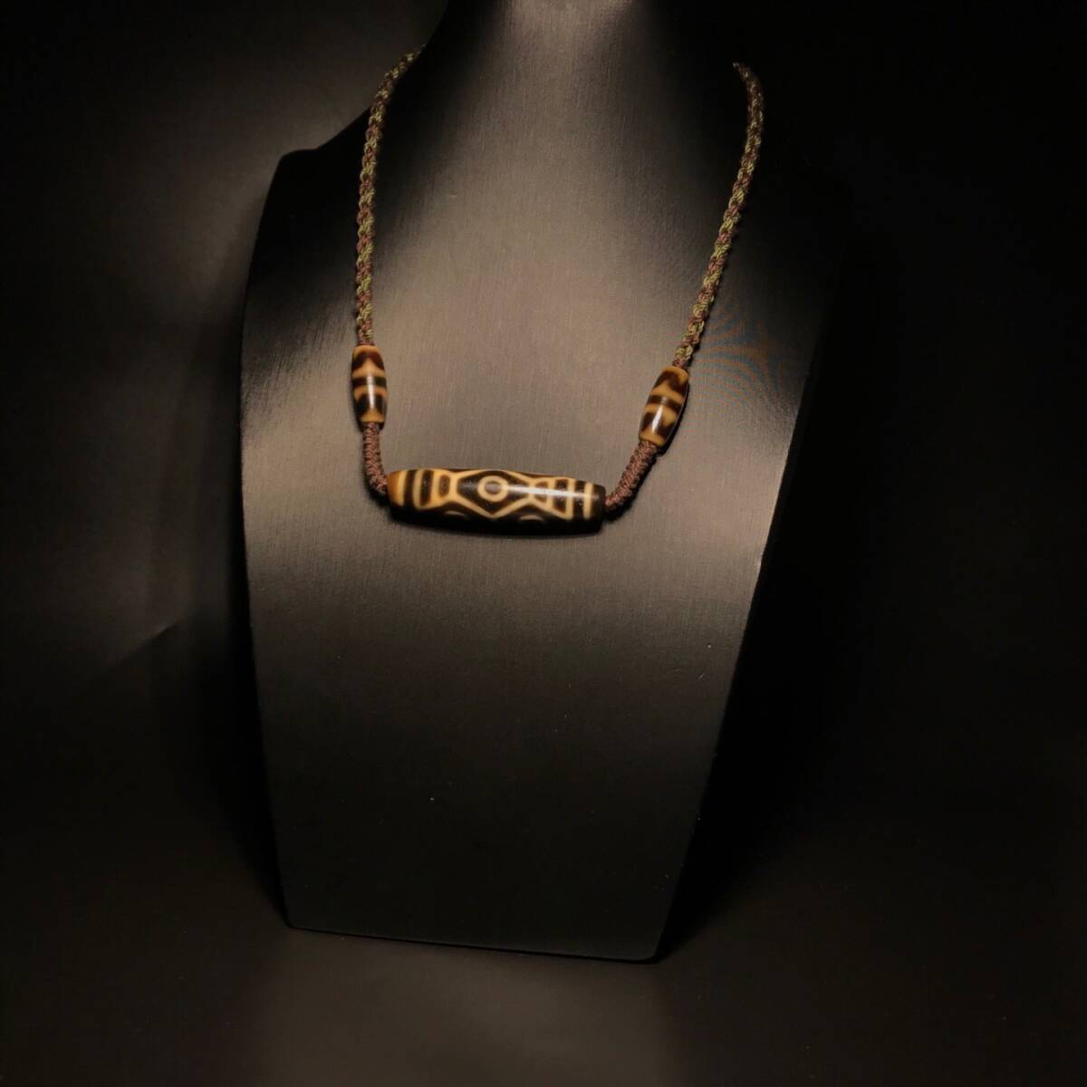 『清・古瑪瑙彫・龍六眼天珠鎖骨ネックレス・自然風化・根付・風水開運』極細工 置物古賞物 中国古玩 中国古美術拍卖