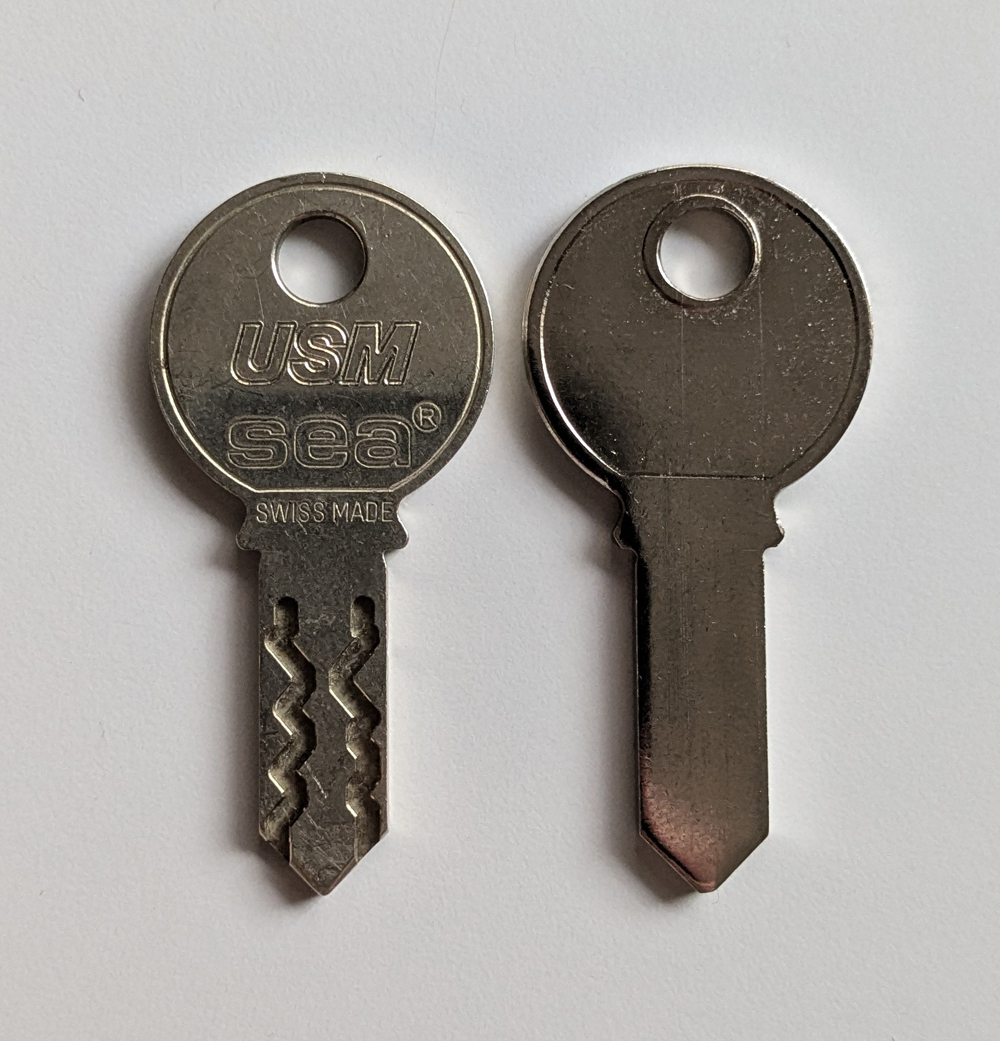 USMハラー 合鍵 ベースキー キー カギ 鍵 鍵複製 複製 キャビネット 棚 ハラー USM Haller ラック ドアノブ ノブ スペア スペアキー拍卖
