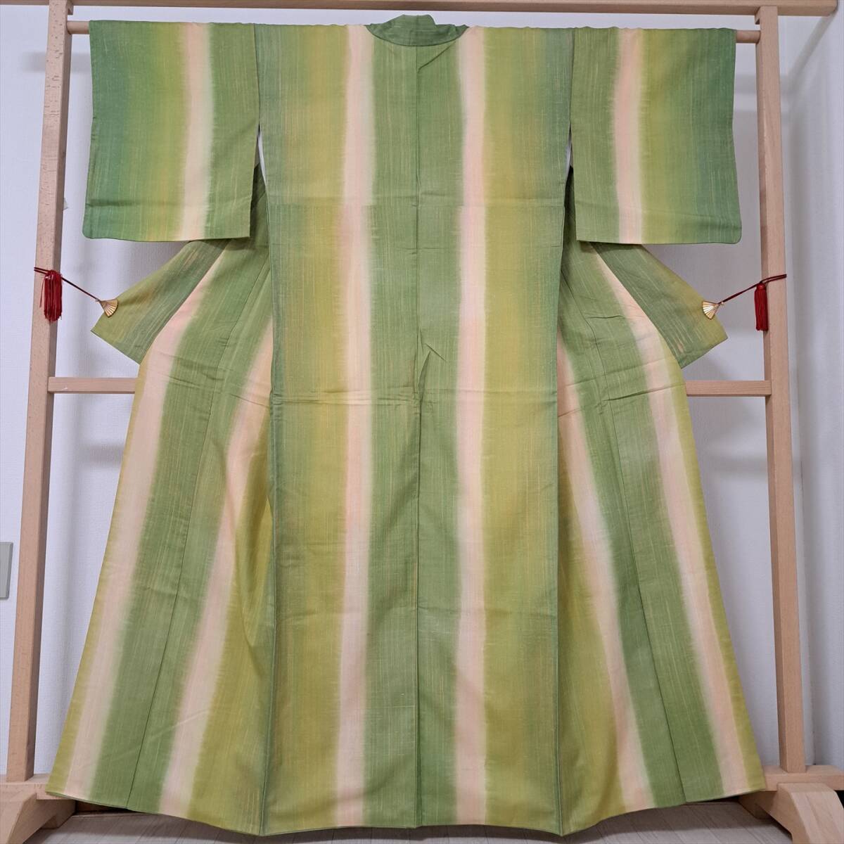 即決■着物の越田■裄68.5身丈164 紬 袷 訳あり品 裄長 竹を思わせる清々しいお色味 普段着 カジュアル お出かけ■み08R02拍卖