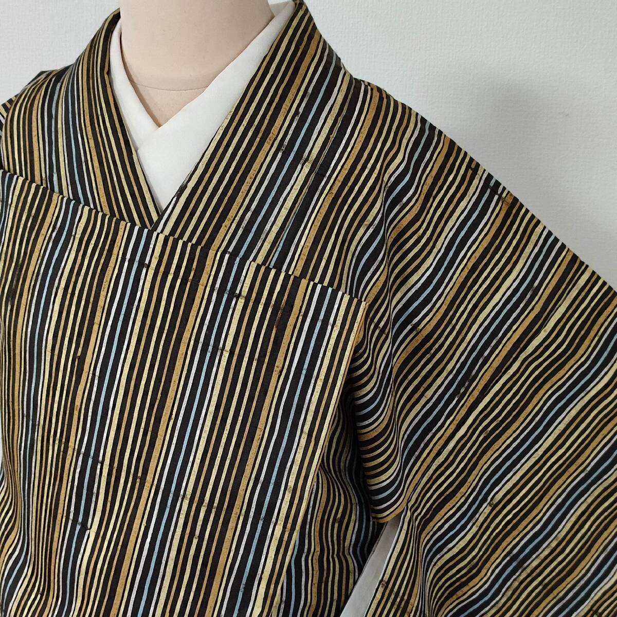 ■着物の越田■裄66身丈156.5 紬 袷 縦縞 ストライプ お出かけ カジュアル 普段着物■み18E03拍卖