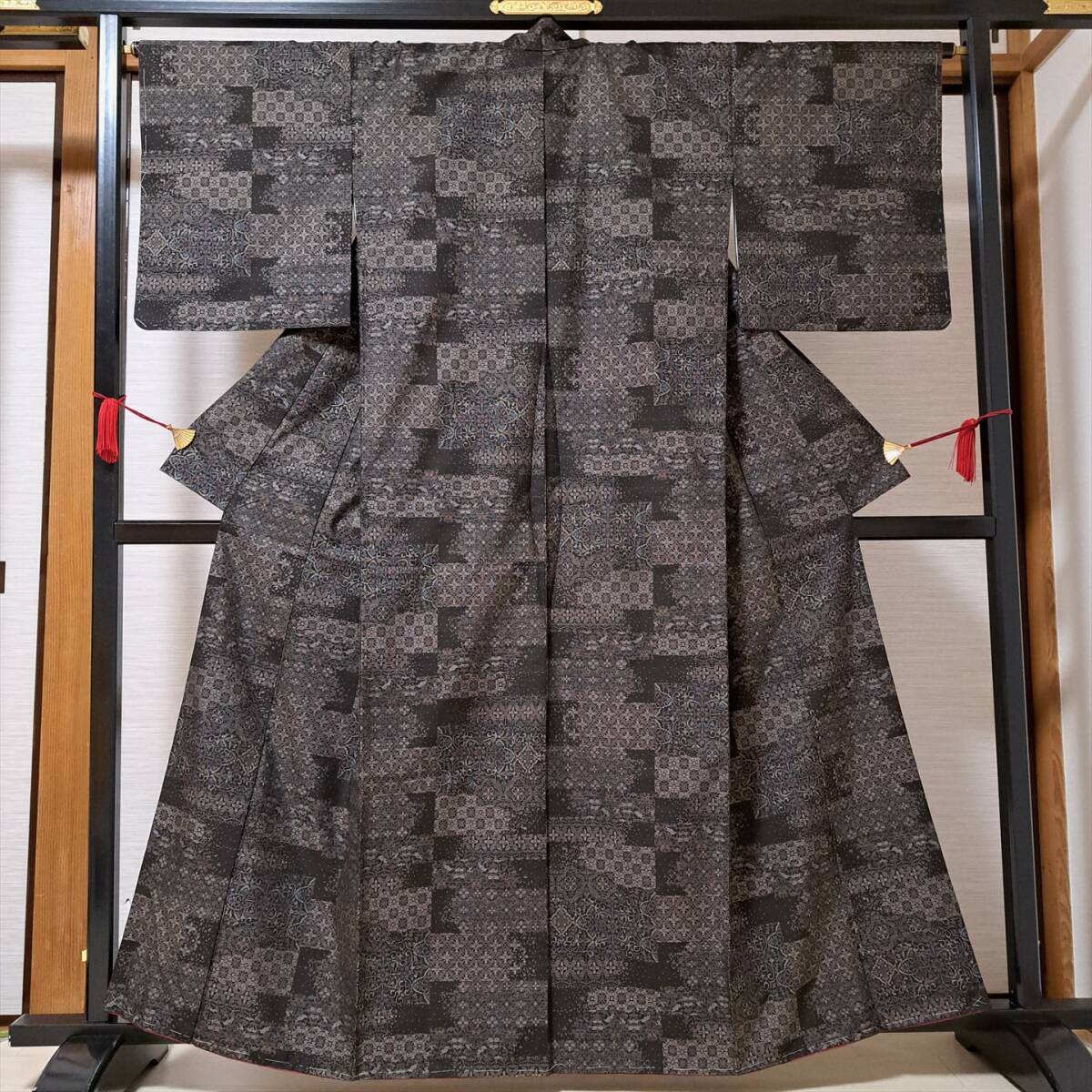 即決■着物の越田■裄65.5身丈161 正絹 大島紬 袷 カタス しつけ糸有り カジュアル 普段着■み19R05拍卖