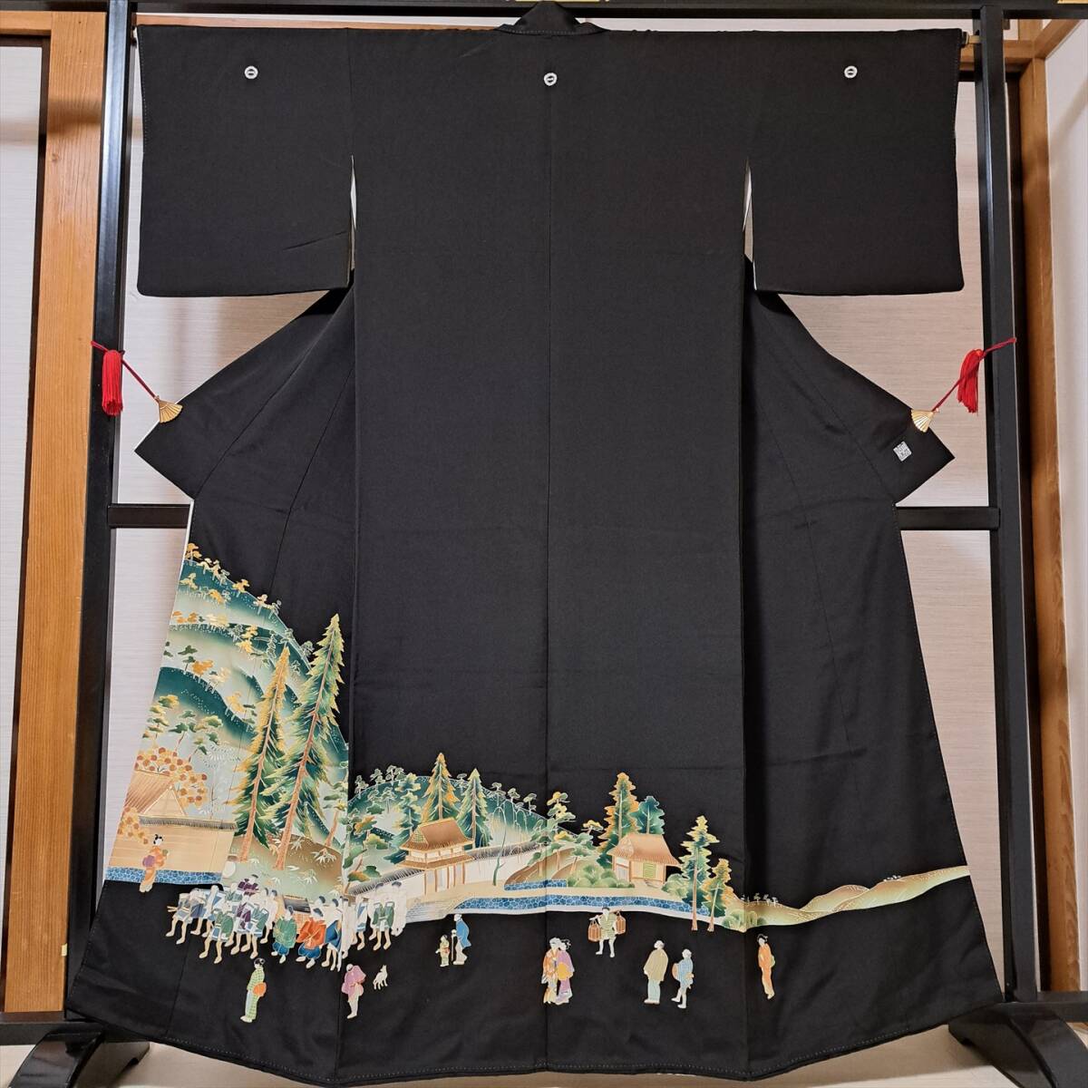 即決■着物の越田■裄66.5身丈161 正絹 黒留袖 袷 比翼あり 結婚式 大彦 風景 人物 金糸あり 刺繍加工 L寸 ■み21R06拍卖