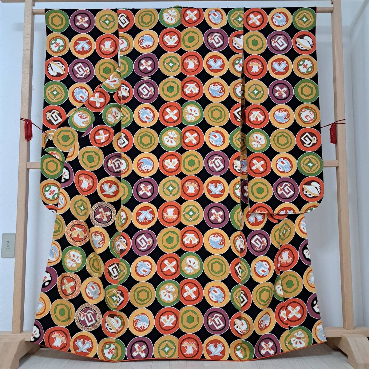 即決■着物の越田■裄67.5身丈167 正絹 振袖 袷 訳あり品 宝尽し 古典柄 伊達衿 成人式 双◇み27R06拍卖