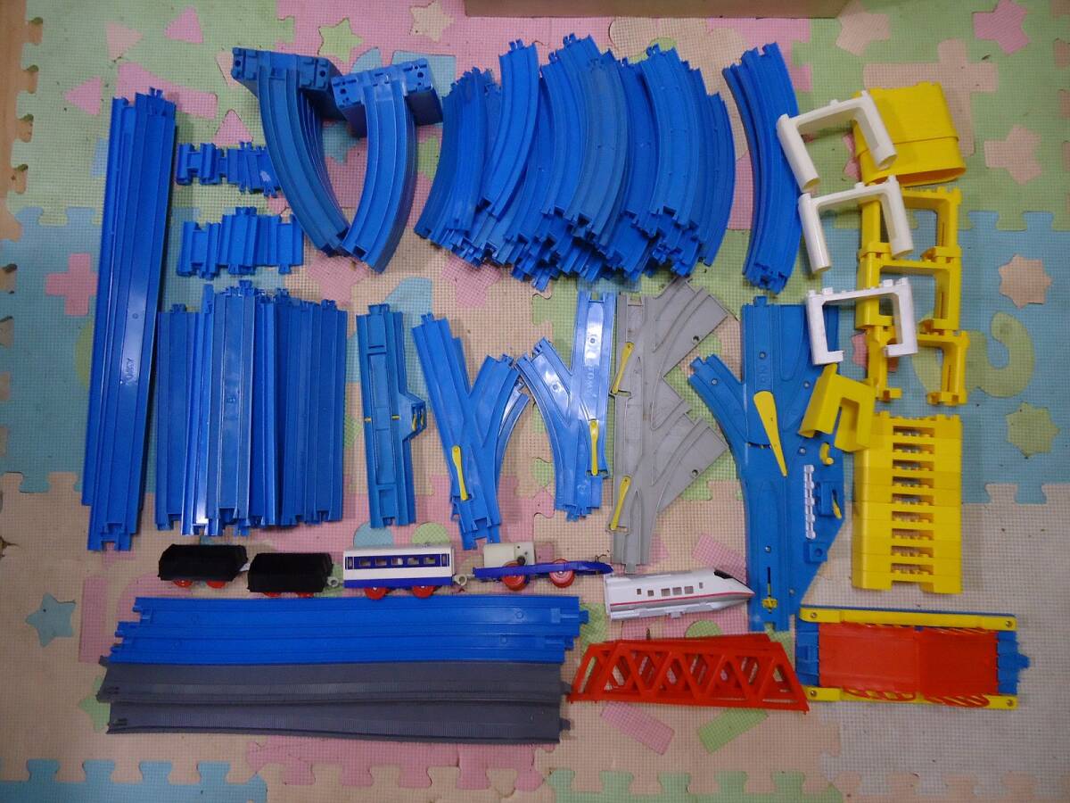 プラレール 1976年製 新幹線 動力車 レール ブロック橋脚 曲線レール 直線レール パーツセット ジャンク拍卖