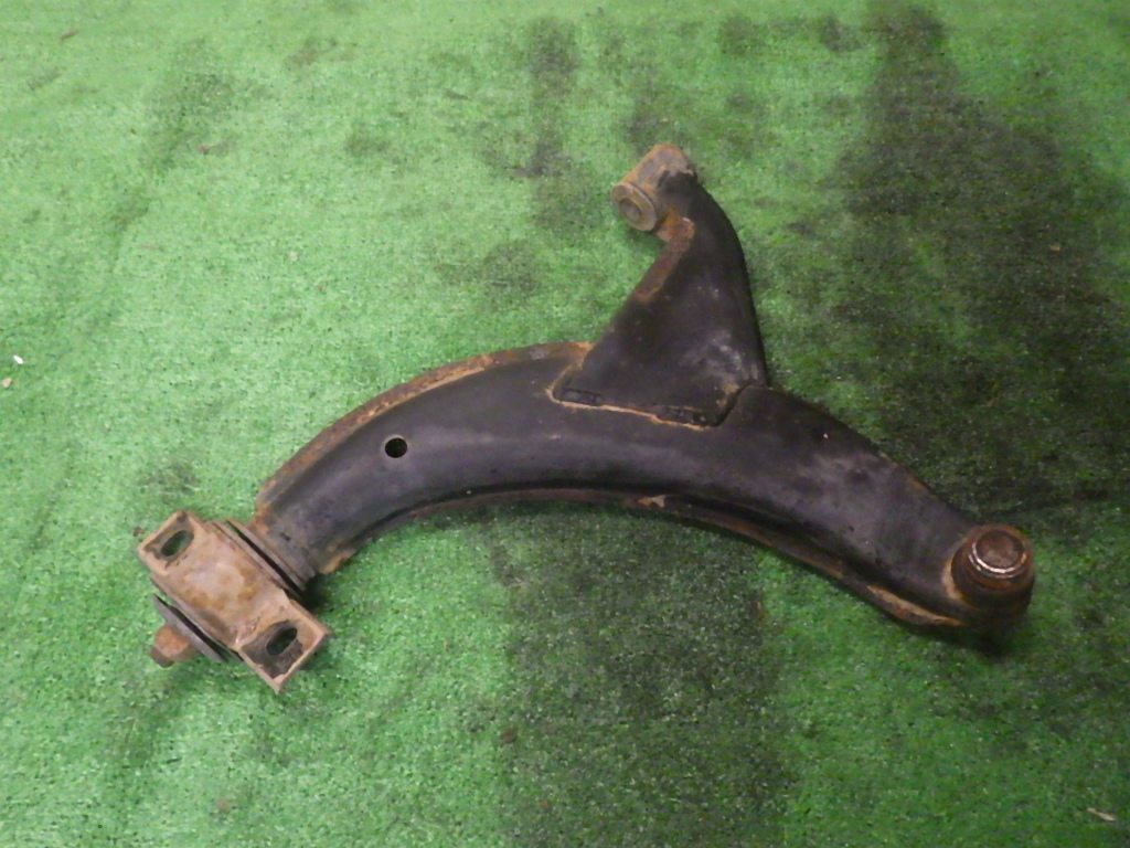 サンバー KS4 右 ロアアーム拍卖