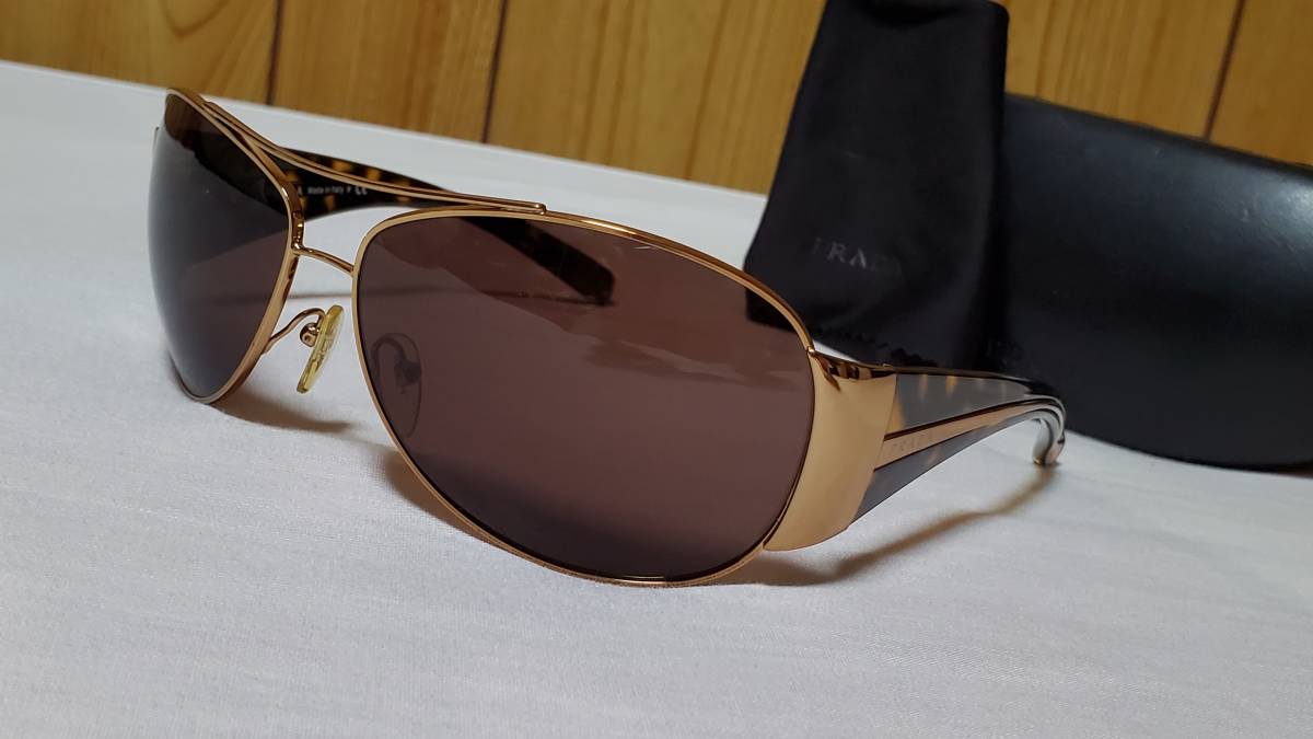 正規 希少! hyde着 同型 PRADAプラダ ティアドロップスポーティーサングラス メタリックアロー マーブルブラウン×ゴールド ロックテイスト拍卖
