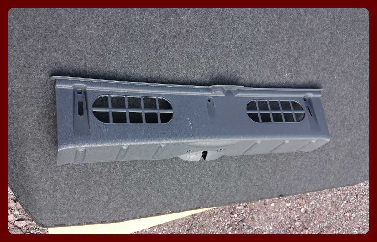 BMW MINI ミニ ワン R50 2002年 リア ゲート トランク ロア トリム パネル カバー 内張り A-1900拍卖