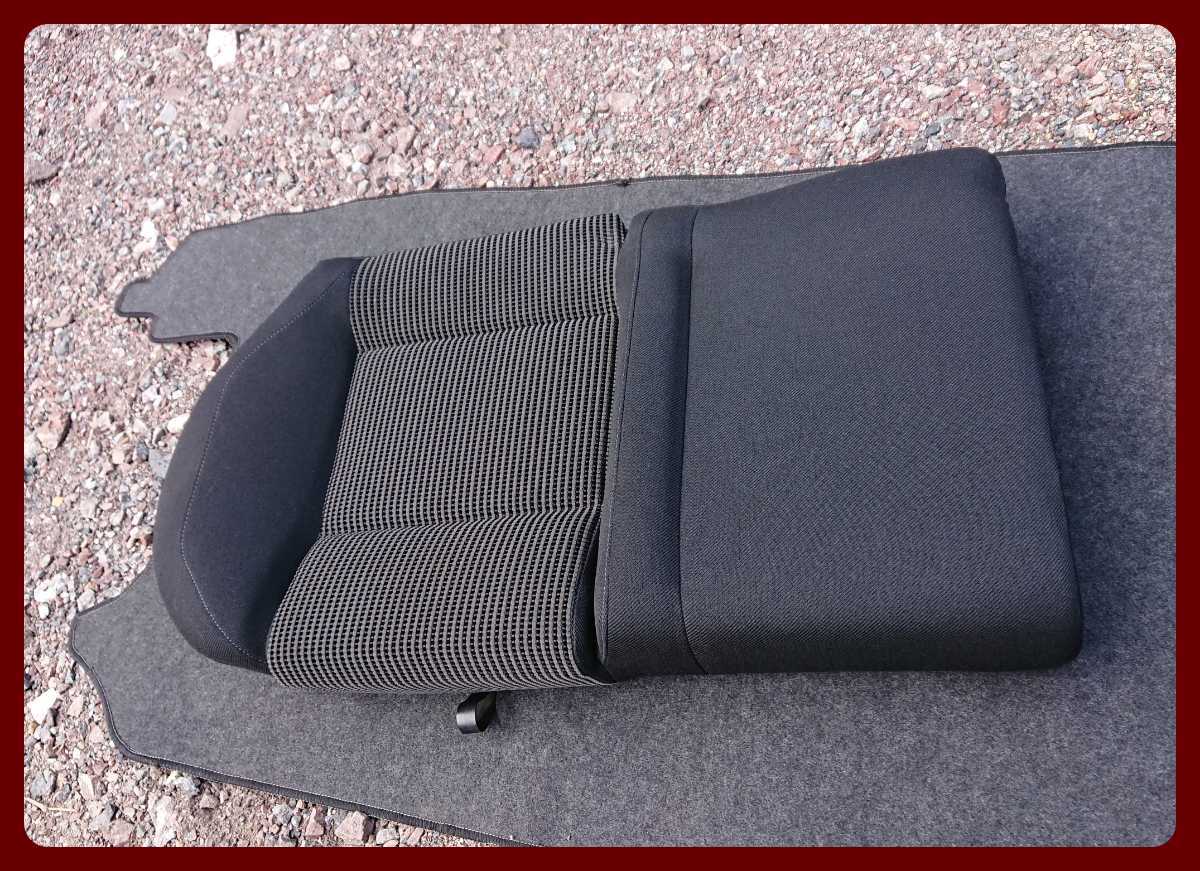 フォルクスワーゲン vw ゴルフ4 2002年 82105km リア シート 座面のみ 右    A-2064拍卖