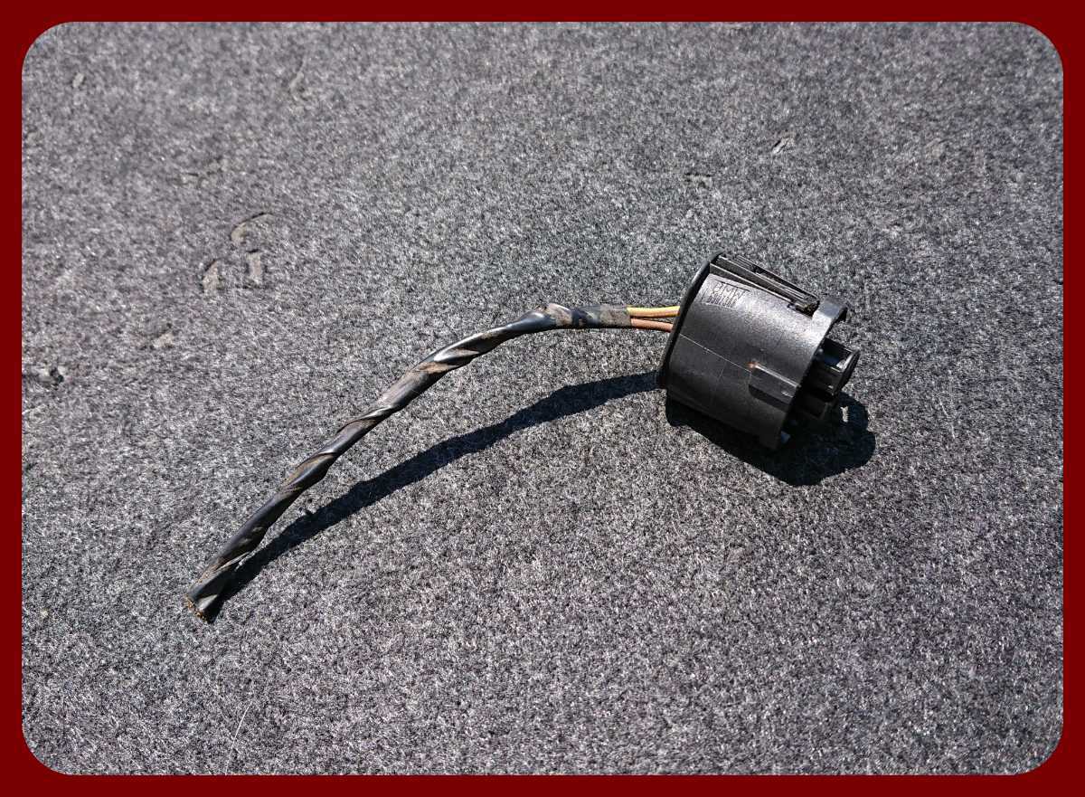 BMW MINI ミニ ワン R50 2002年 フロント フォグ ランプ コネクター プラグ 6907388   A-1975拍卖