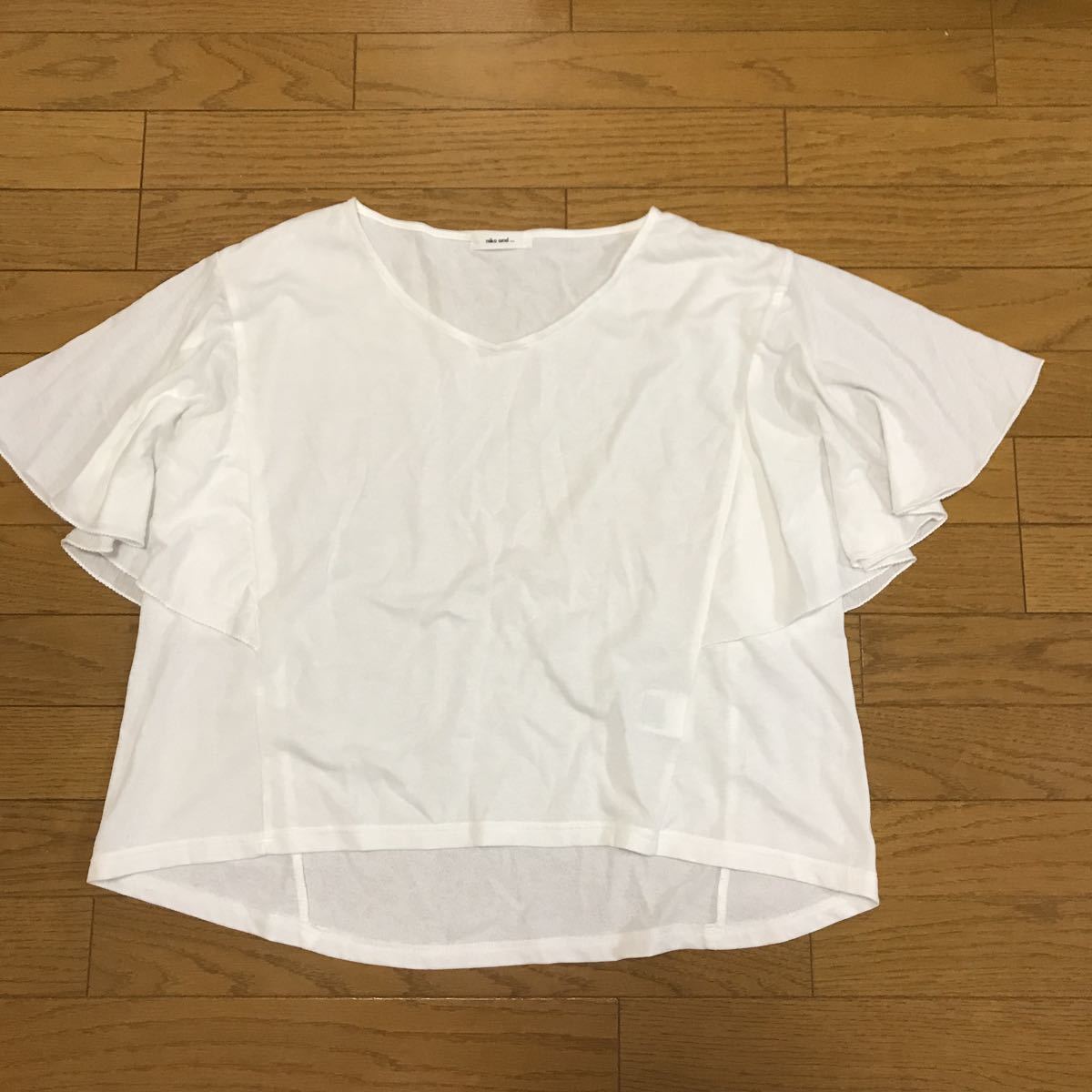 送料無料■niko and... ホワイト フリル袖 プルオーバー カットソー拍卖