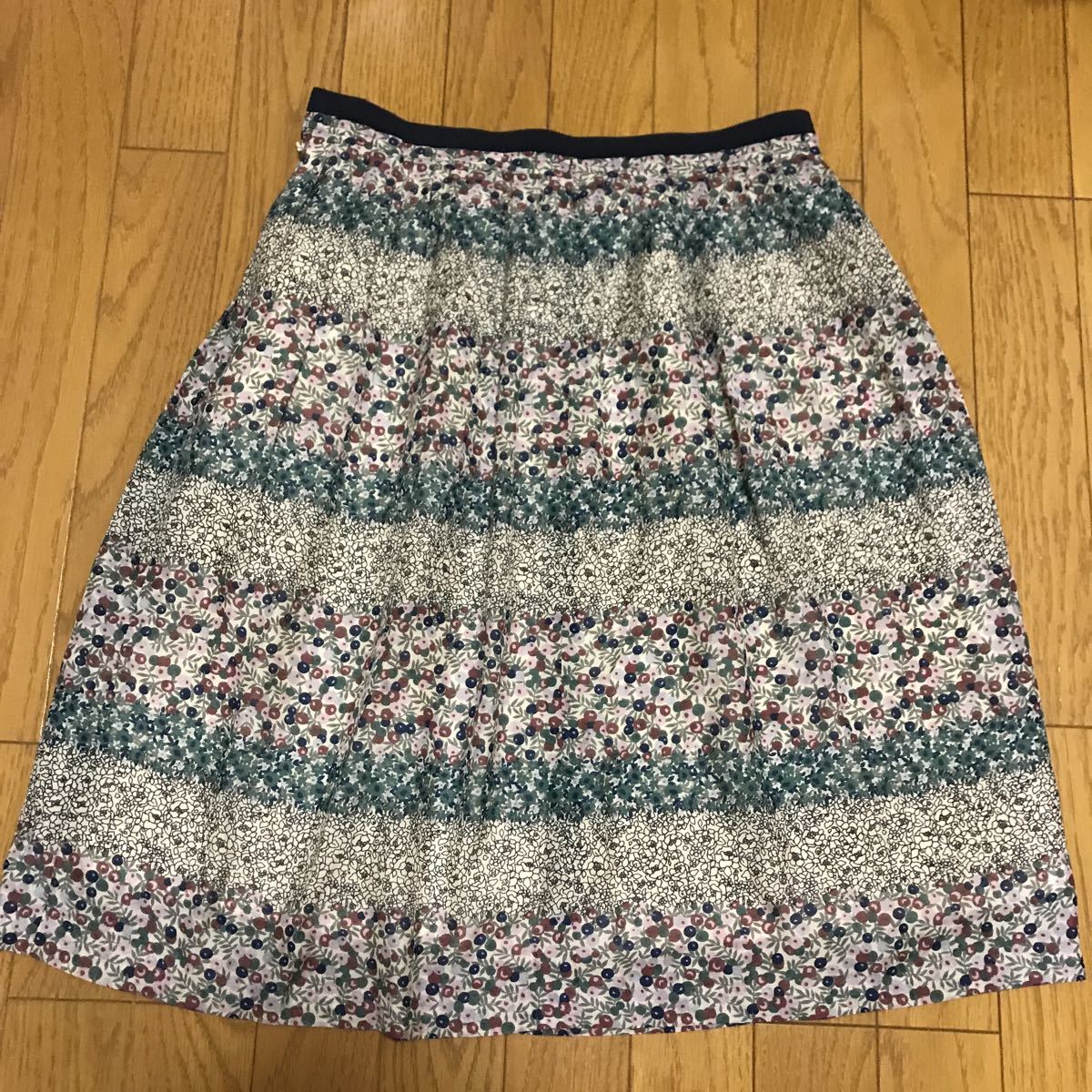 送料無料 ■Dee Flavar ディフレーバー 花柄 総柄 膝丈 シフォン ギャザースカート 日本製拍卖