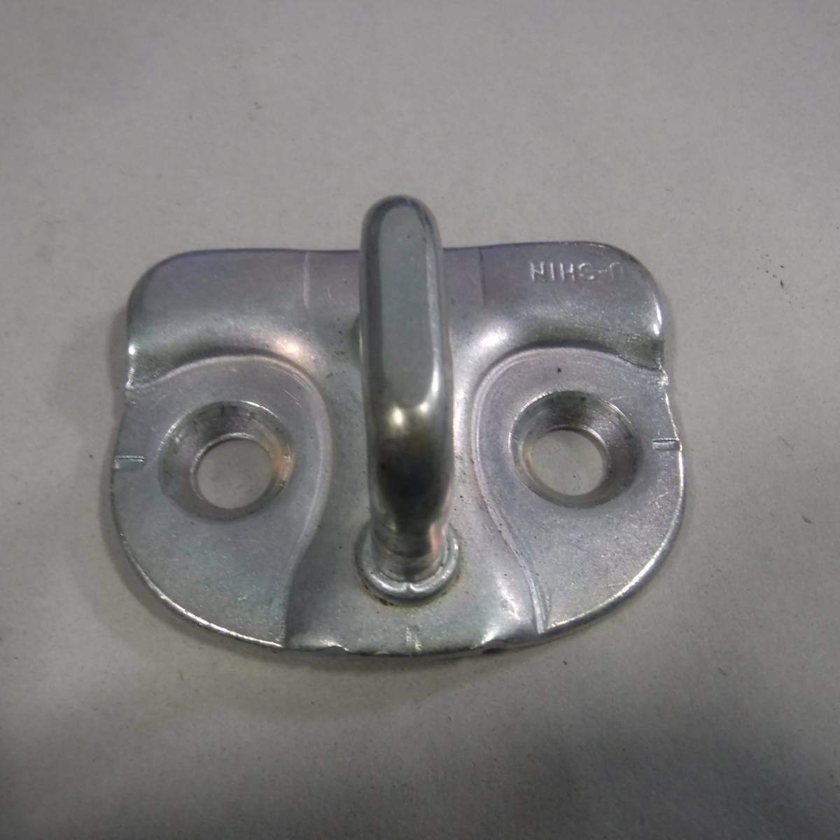 エブリーDA64V純正フロント左 右 共通ドア キャッチ ロック ストライカー エブリイ エブリィ エブリーバン エブリイバン エブリーワゴン拍卖