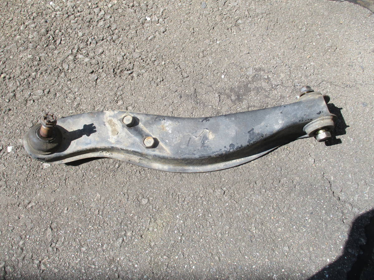ダイハツ軽トラック ハイゼットS110Pフロント純正ロアアーム右S100Pハイゼットトラック部品取り車あります ロワアーム ロアーアーム拍卖