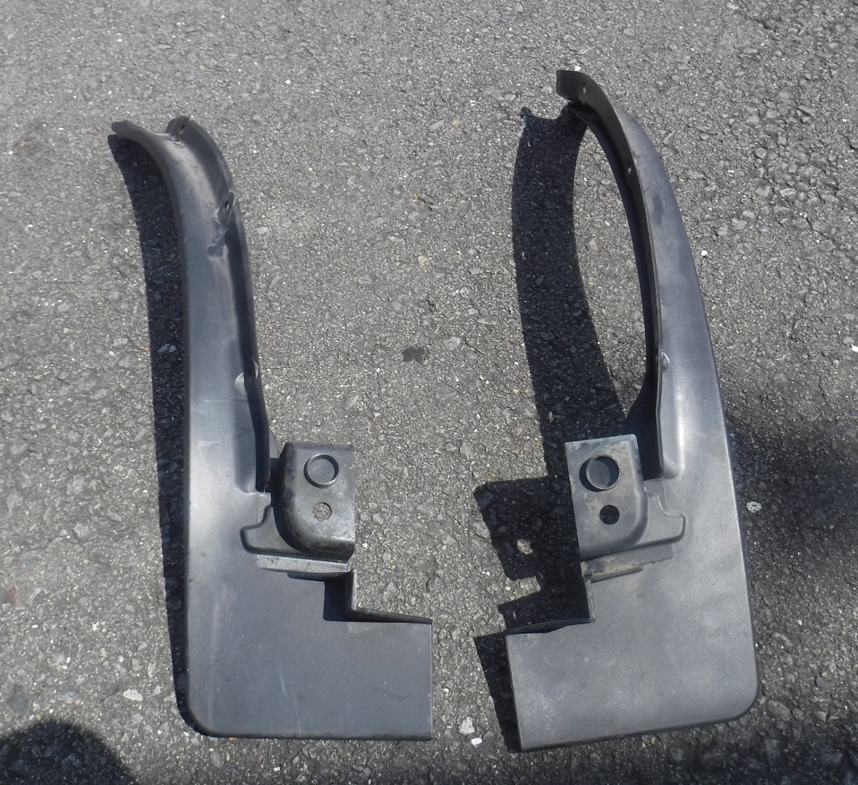 エブリーDA64V純正フロント泥除け左 右 エブリイ ブリィ エブリーバン エブリイバン エブリーワゴン部品取り車あります マットガード拍卖