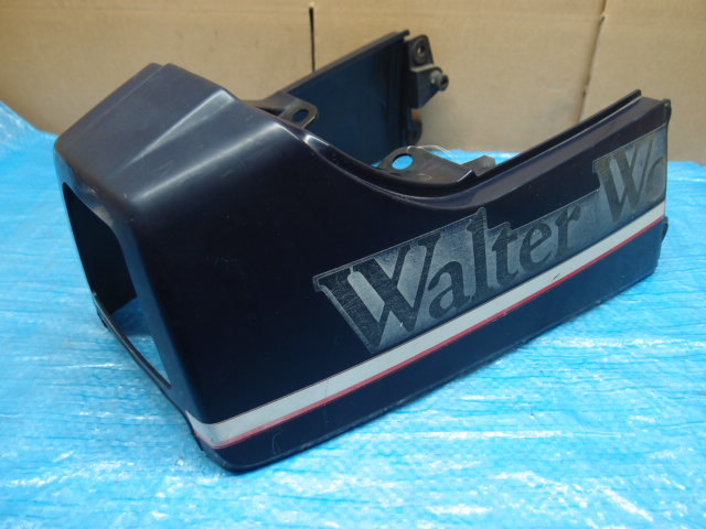 RG250ガンマ スズキ テールカウル シートカウル 倉庫内にて長期保管されていた部品☆彡拍卖