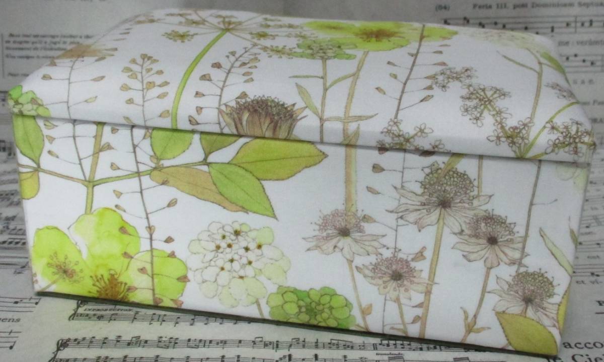 【大2】 リバティ IRMA イルマ 蛍光イエロー 布箱 *BOX プレゼントケース 収納 草木柄 自然 野の花拍卖