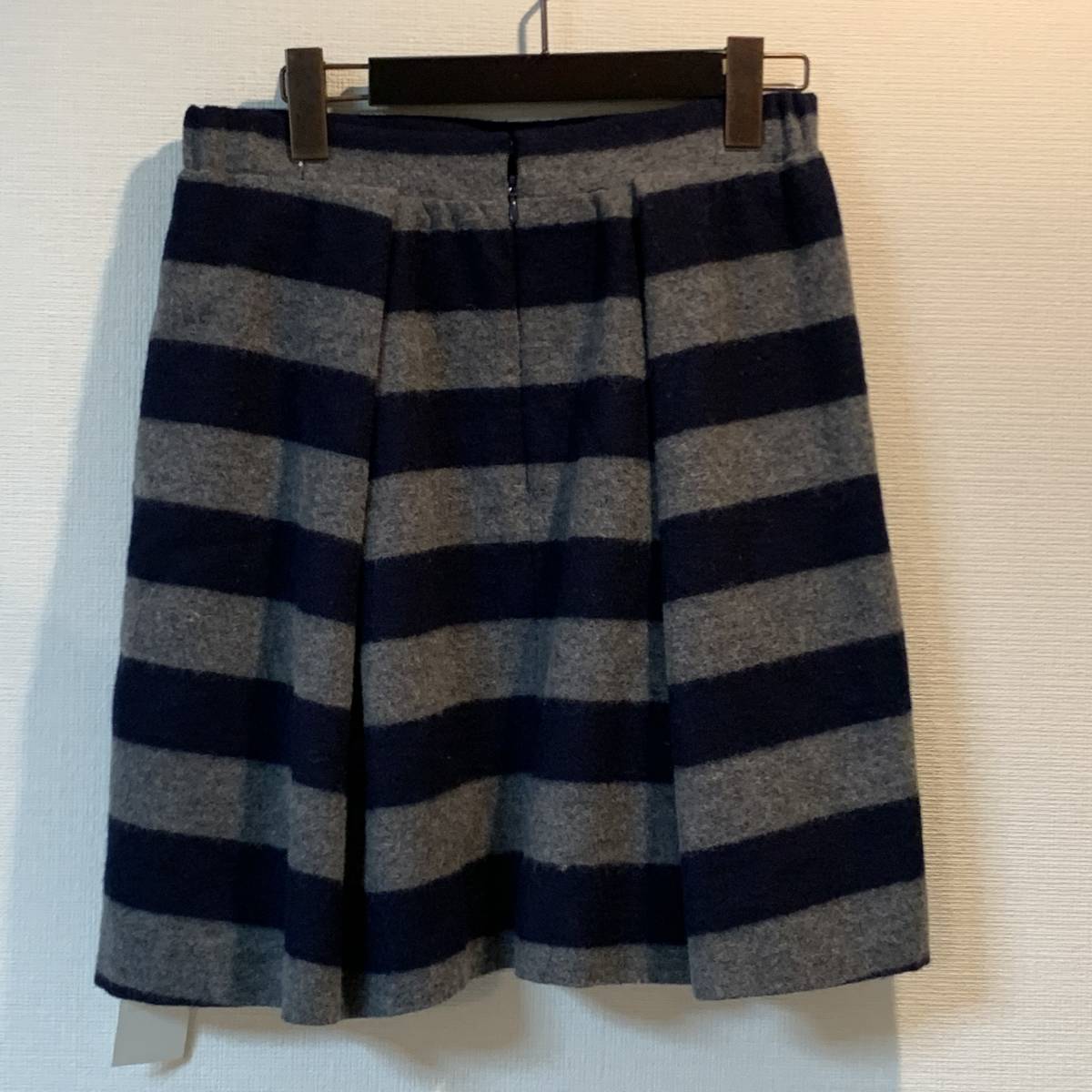 【ヤフーフリマでも限定価格で出品中】【新品未使用品】ダリア Dahl’ia スカート ニット ボーダー ユナイテッドアローズ 送料230円〜拍卖