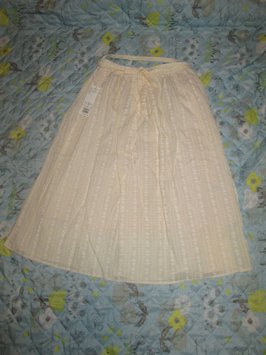 〇新品♪Samansa Mos2 発泡花柄スカート キナリ フリーサイズ〇拍卖