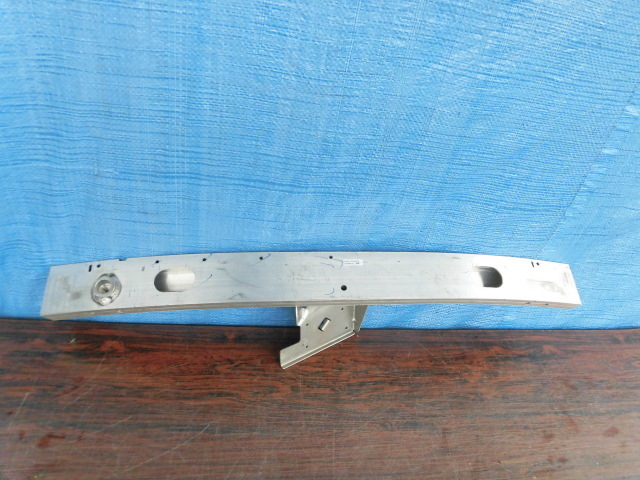 AL409-2 BMW F26 X4 フロント ホースメント 7371990拍卖