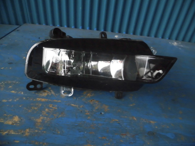 AL423 アウディ A1 8X フォグランプ 右 8XA941700拍卖