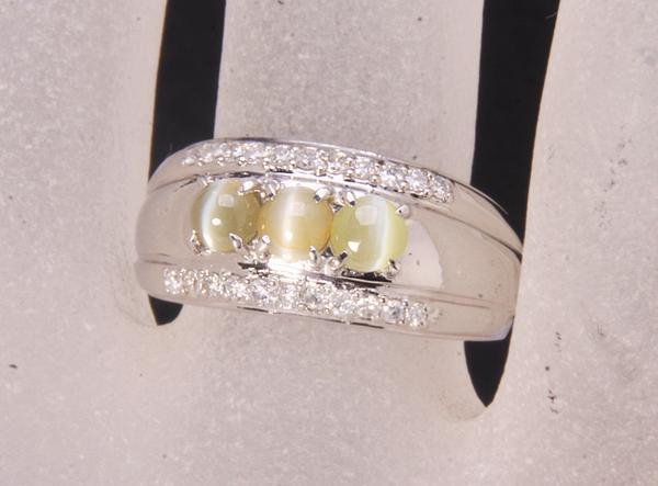 《質屋出品》Pt900★クリソベリルキャッツアイリング★k-4029拍卖