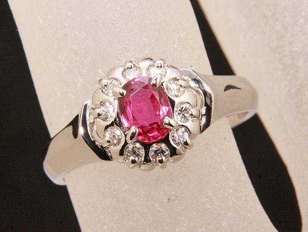 《質屋出品》Pt900★天然ルビー0.43ctのデザインリング★k-4332拍卖