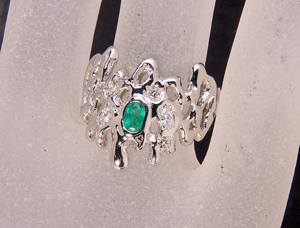 《質屋出品》Pt900★天然エメラルドのデザインリング★k-4020拍卖