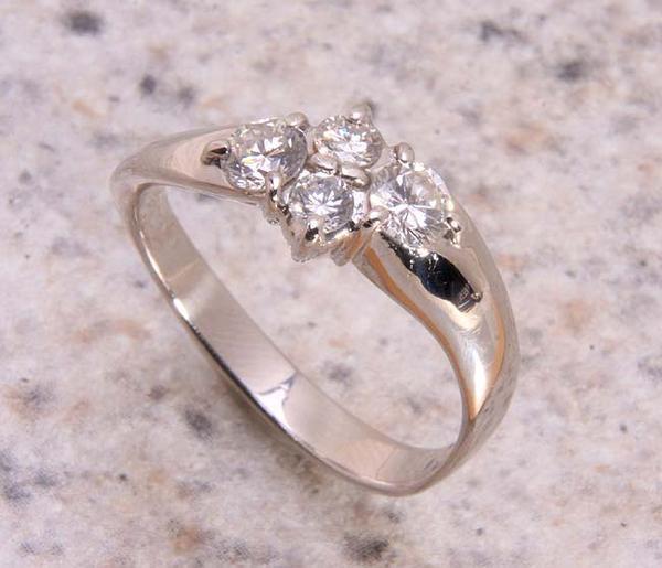 《質屋出品》Pt900★0.55ctダイアデザインリング★C-3123拍卖