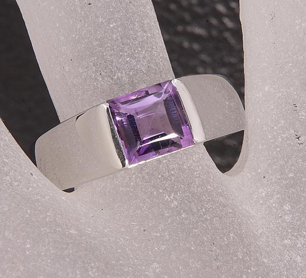 《質屋出品》Pt900★シンプルなアメシストのリング★k-3162拍卖