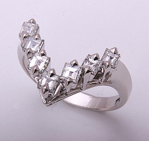 《質屋出品》Pm900★天然ダイアモンド1.08ctV字デザインリング★C-4313拍卖