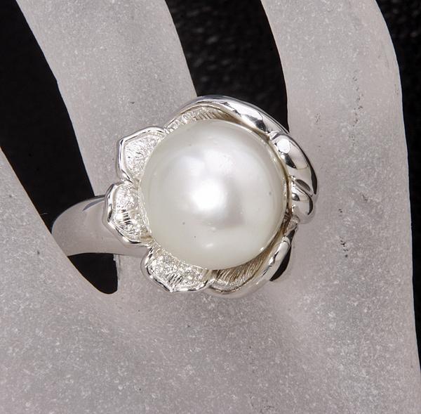 《質屋出品》Pt900★14.5mm珠の白蝶養殖デザインリング★k-3280拍卖