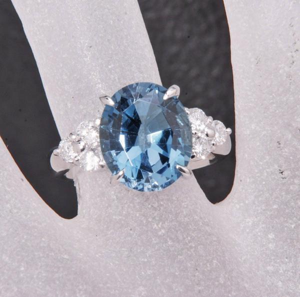 《質屋出品》Pt900★天然ブルートパーズの上品なリング★k-3363拍卖