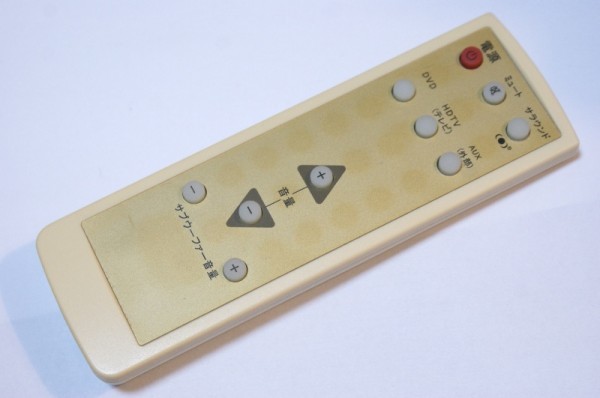 (送料無料)型番不明 サブウーファー音量 サブウーファー 音量 電源 ミュート サラウンド DVD HDTV AUX リモコン 動作OK拍卖