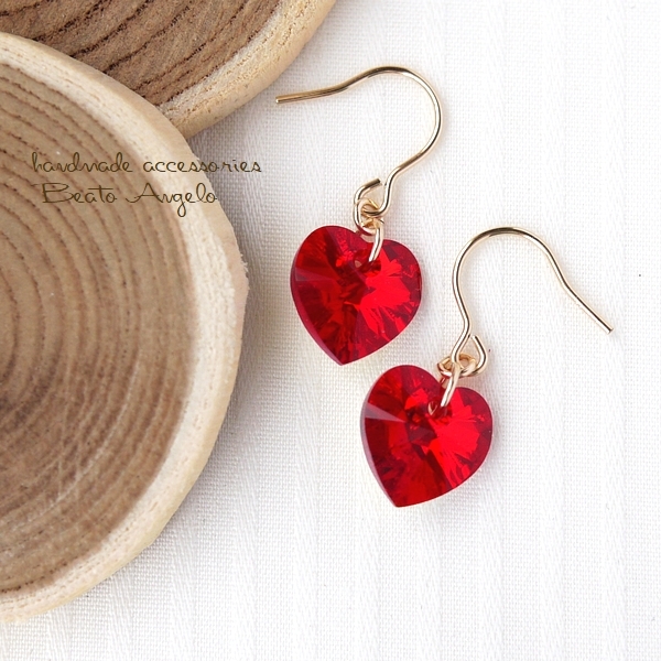 ◆+angelo+K14GF スワロフスキー 6228のピアス(p-072)シャムAB ハート 一粒 シンプル レッド拍卖