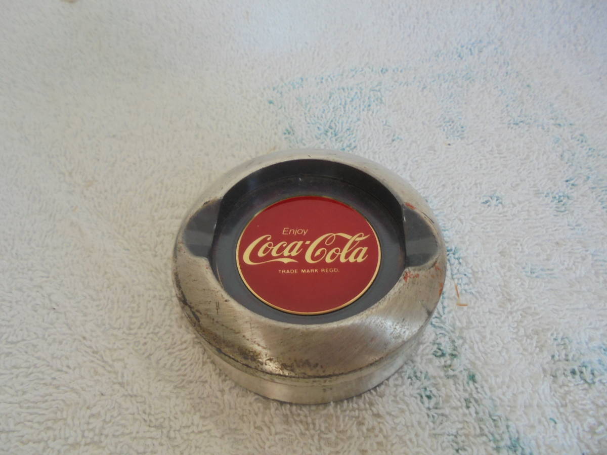 コカコーラ記念品-印肉ケース/裏面刻字:近畿コカコーラボトリング株式会社 創立30周年記念 1990年9月9日/金属製印肉ケース-千切れた印肉有拍卖